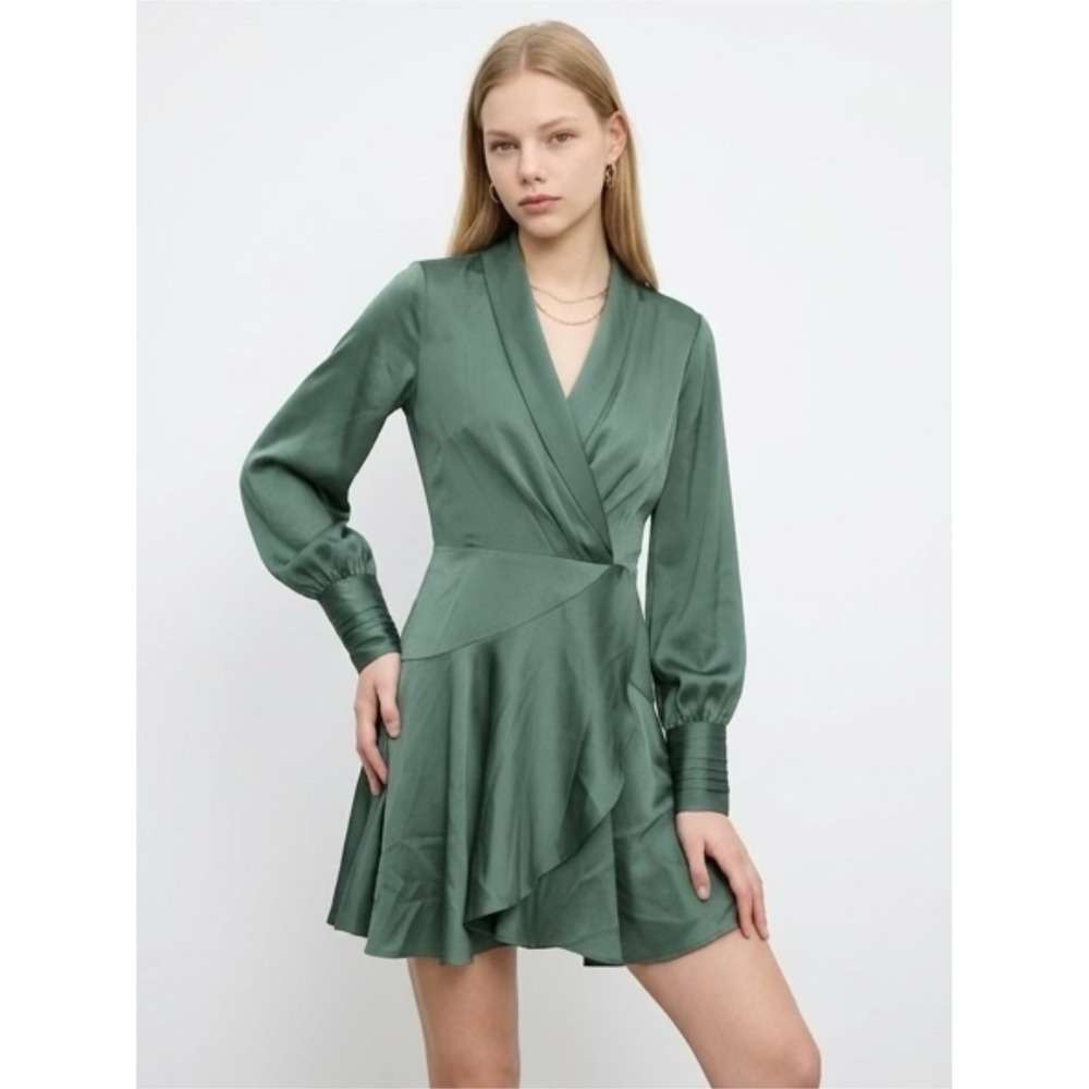 Ever New Melbourne Green Satin Wrap Mini Dress Long Sleeve Gold Button Cuffs 6